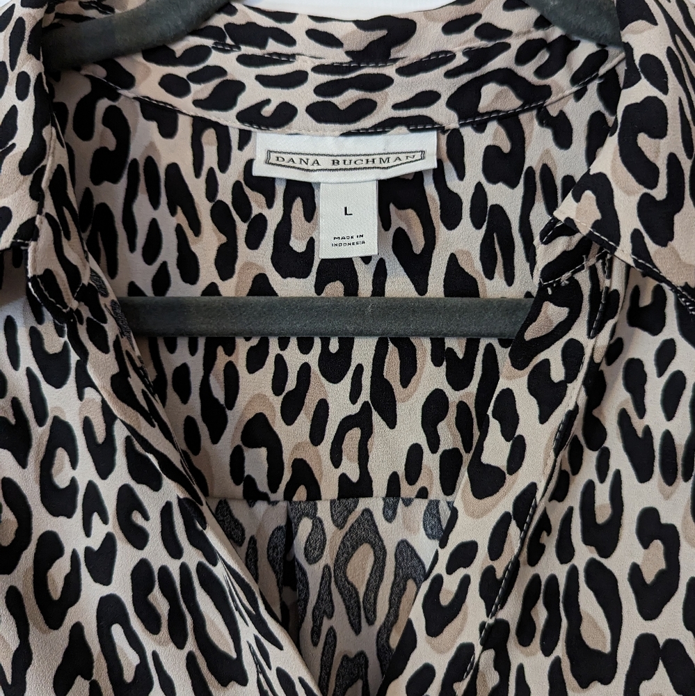 Dana Buchman leopard print button down blouse size L - Picture 2 of 3